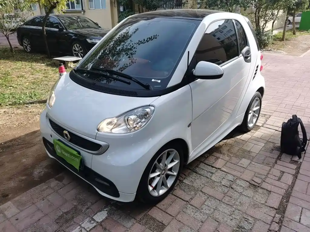 Photo 1 - smart fortwo