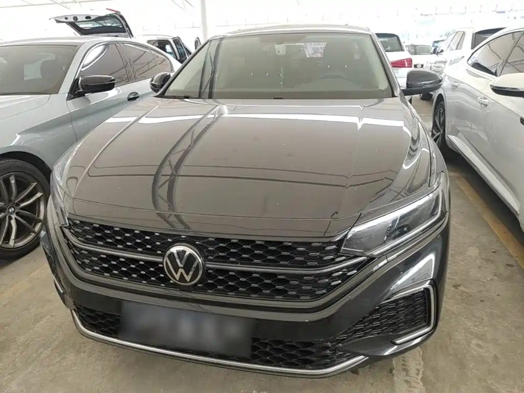 Volkswagen Passat 2025 2025 Outstanding 380TSI Starlight Dragon Soaring Edition