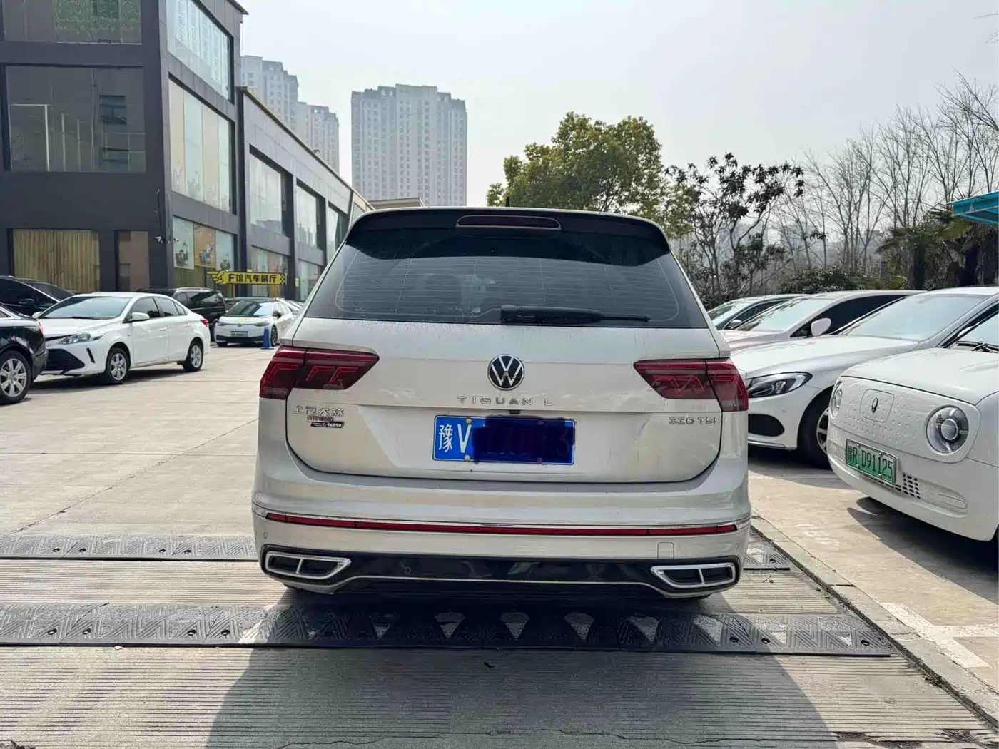Volkswagen Tiguan L 2022 330TSI Auto 2WD R-Line Premium Edition фото 8