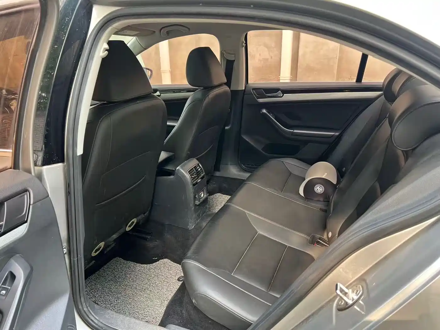 Volkswagen Sagitar 2015 230TSI Automatic Comfort фото 6