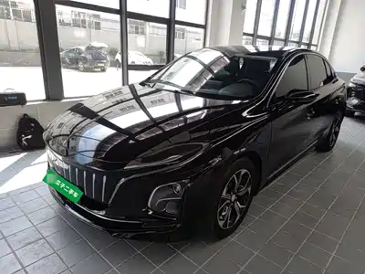 Hongqi E-QM5