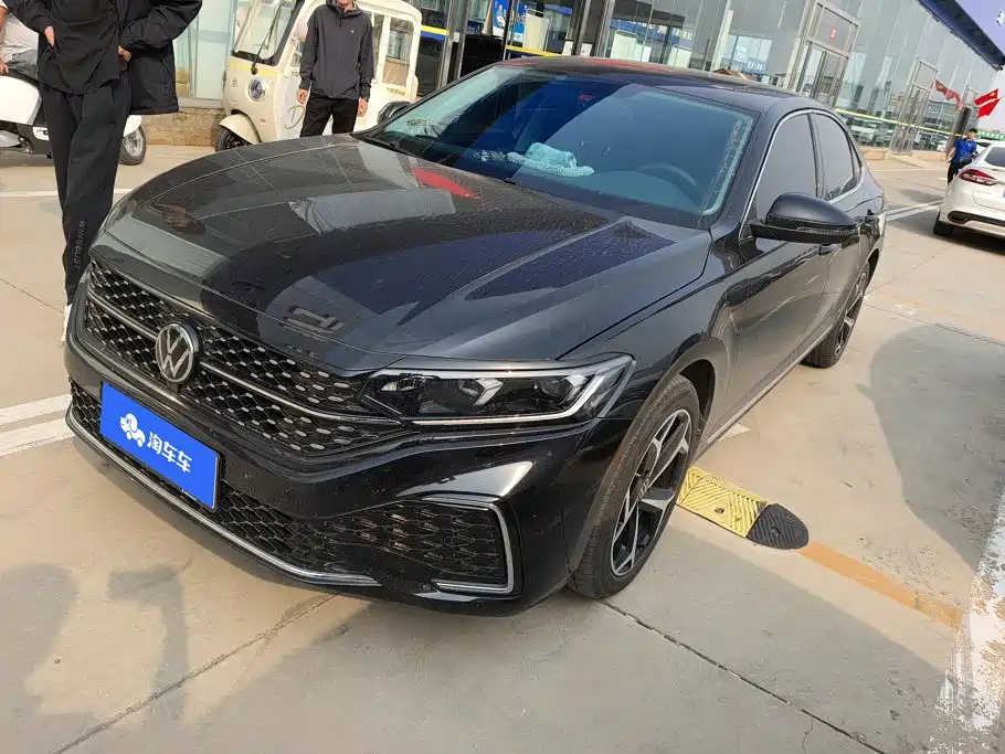Photo 1 - Volkswagen Passat