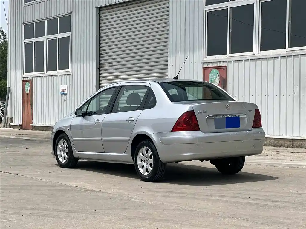 Peugeot 307 2009 Model Sedan 1.6L Manual Aile Edition фото 4