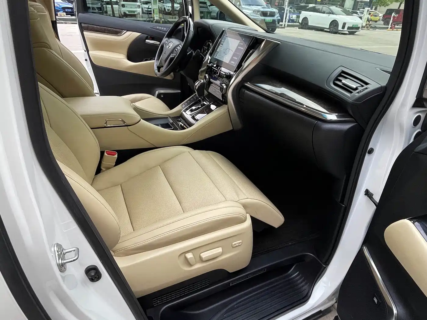 Toyota Vellfire 2022 2021 Crown Hybrid 2.5L HV Supreme Edition