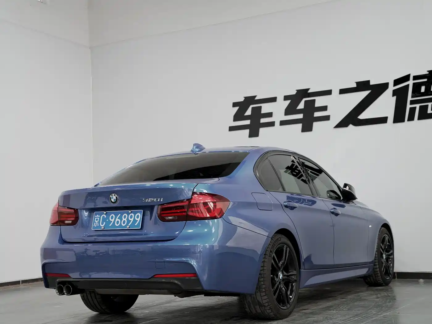 BMW 3 Series 2019 320i M Sport Black Night Edition фото 22