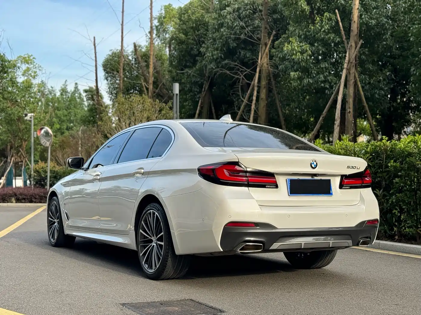 BMW 5 Series 2023 530Li Premium M Sport Package фото 11