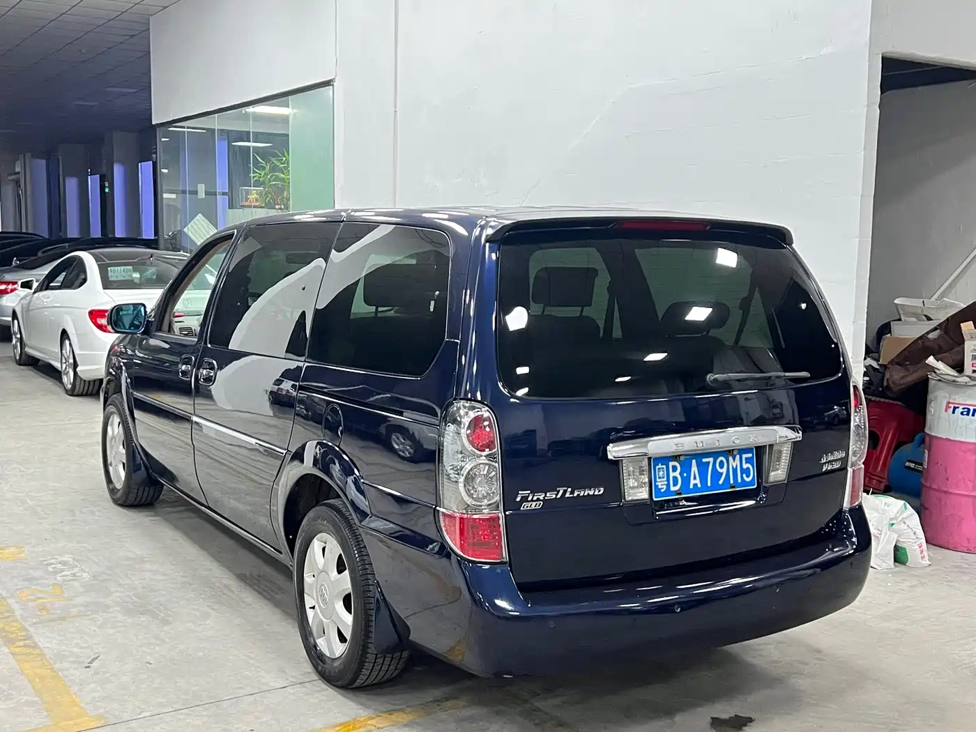 Photo 4 - Buick GL8