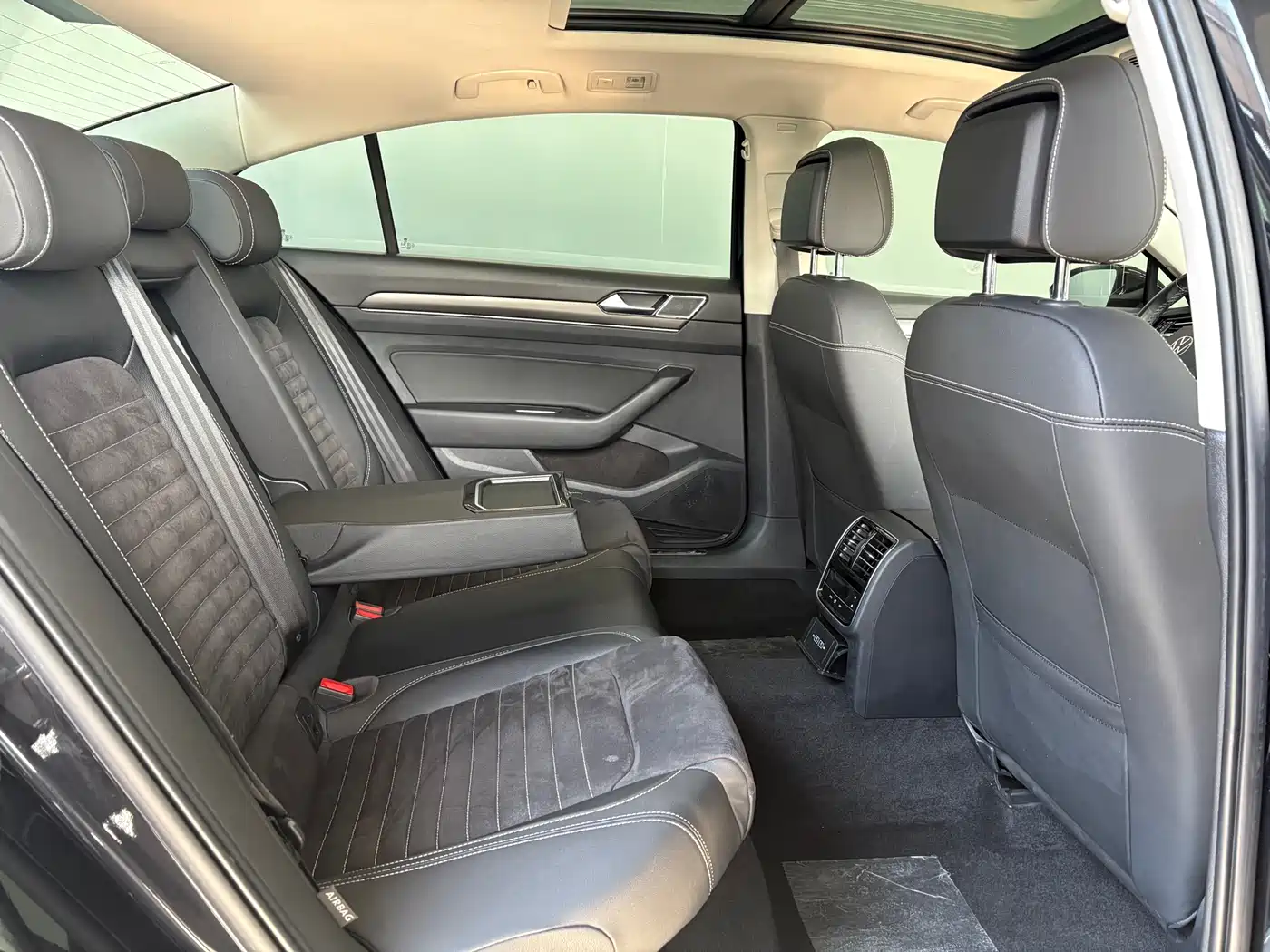 Volkswagen Magotan 2020 330TSI DSG Luxury фото 4