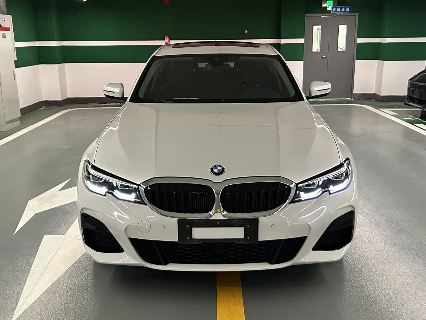 BMW 3 SERIES