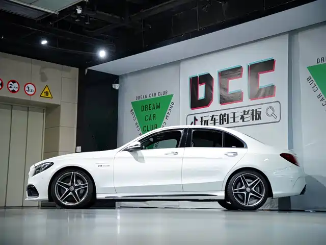 Mercedes-Benz C-Class AMG 2015 AMG C 63 — фото 5