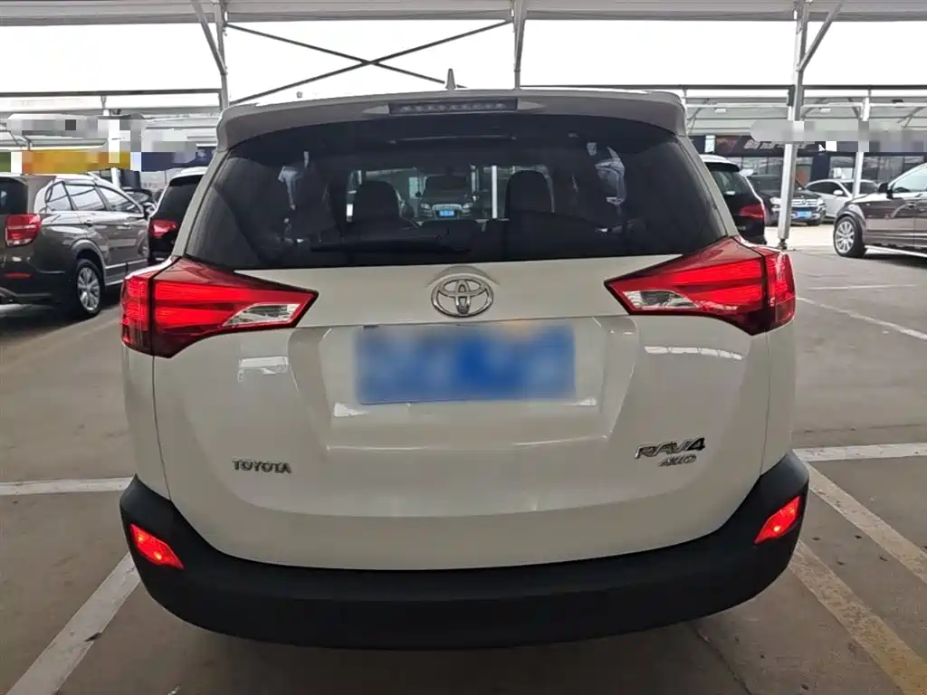 Toyota RAV4 Rongfang 2015 2.5L Automatic 4WD Elite Edition фото 6