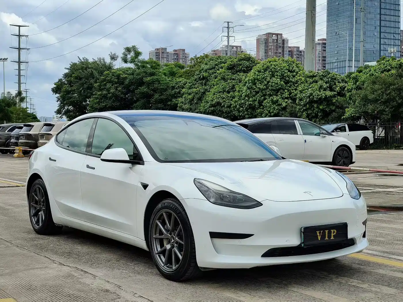 Фото 3 - Tesla Model 3
