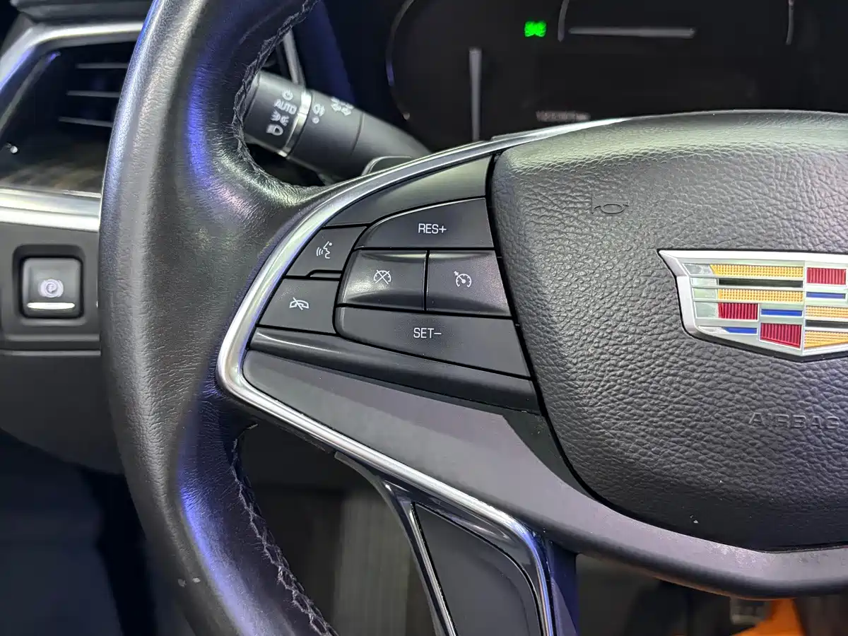 Cadillac XT5 2017 2016 28T AWD Luxury Model