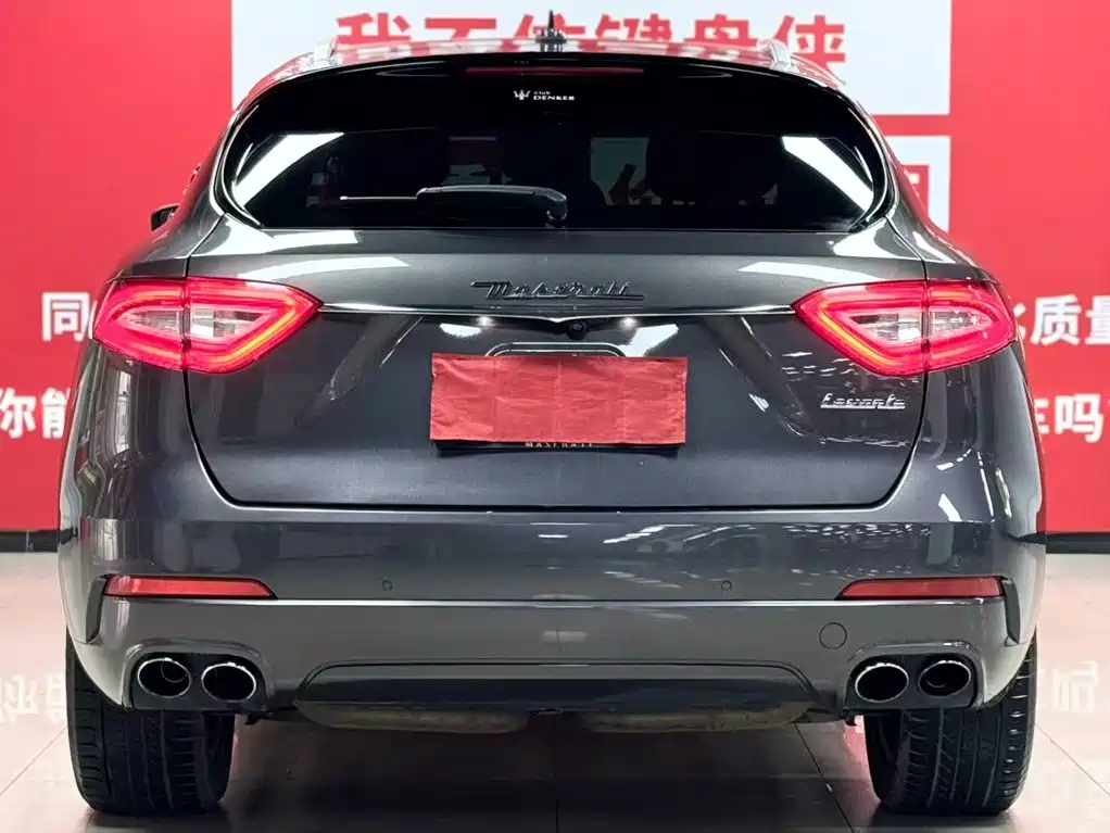 Фото 6 - Maserati Levante