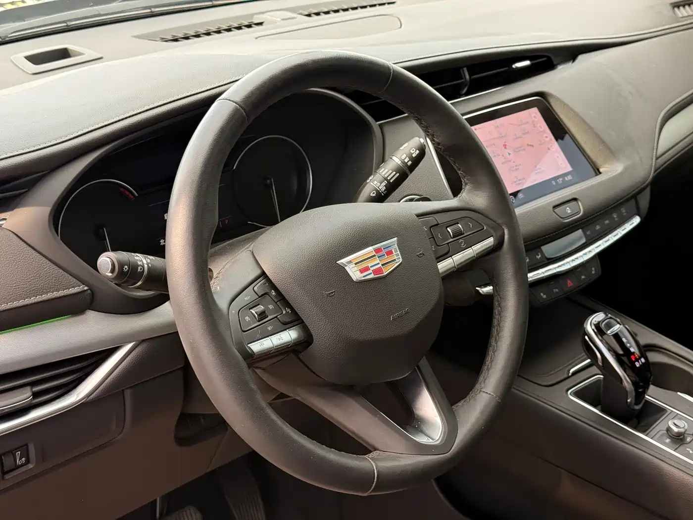 CADILLAC XT4