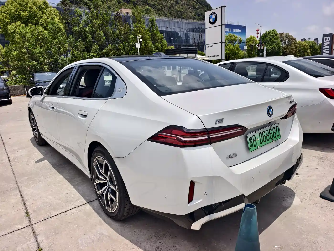 BMW i5 2025 eDrive 40L M Sport Package фото 8