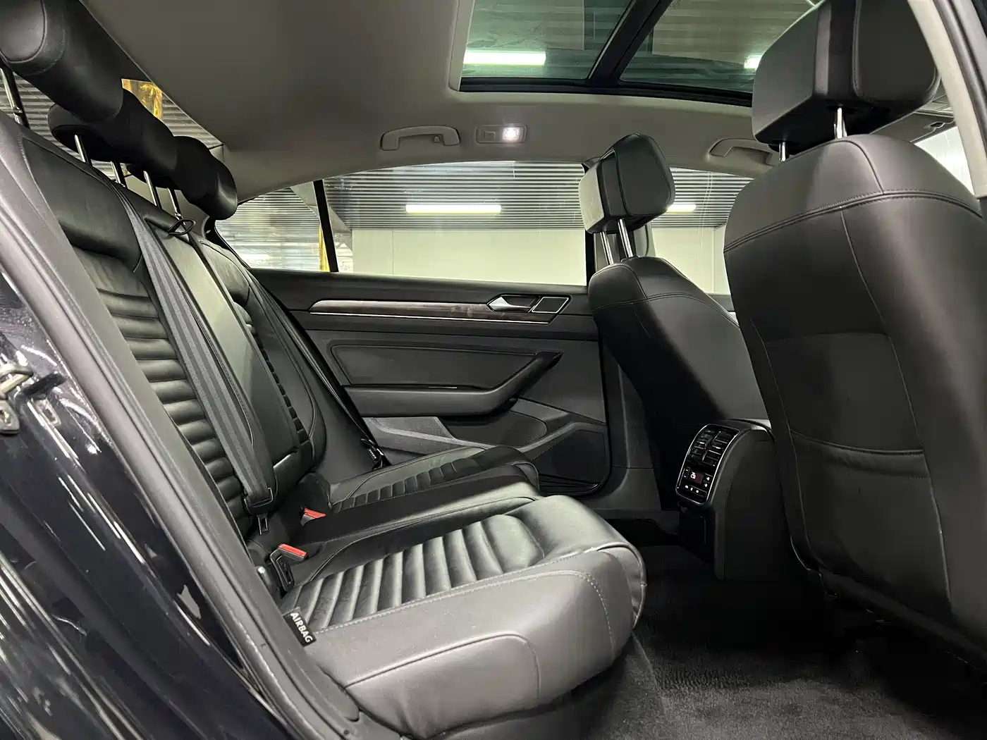 Volkswagen Magotan 2019 330TSI DSG Luxury China V фото 10
