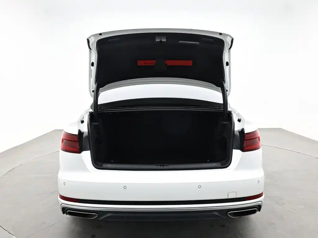Photo 8 - Audi A4L