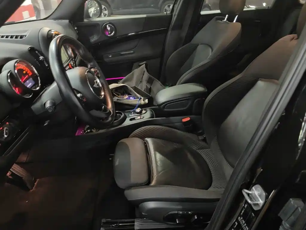 Photo 15 - MINI JCW COUNTRYMAN
