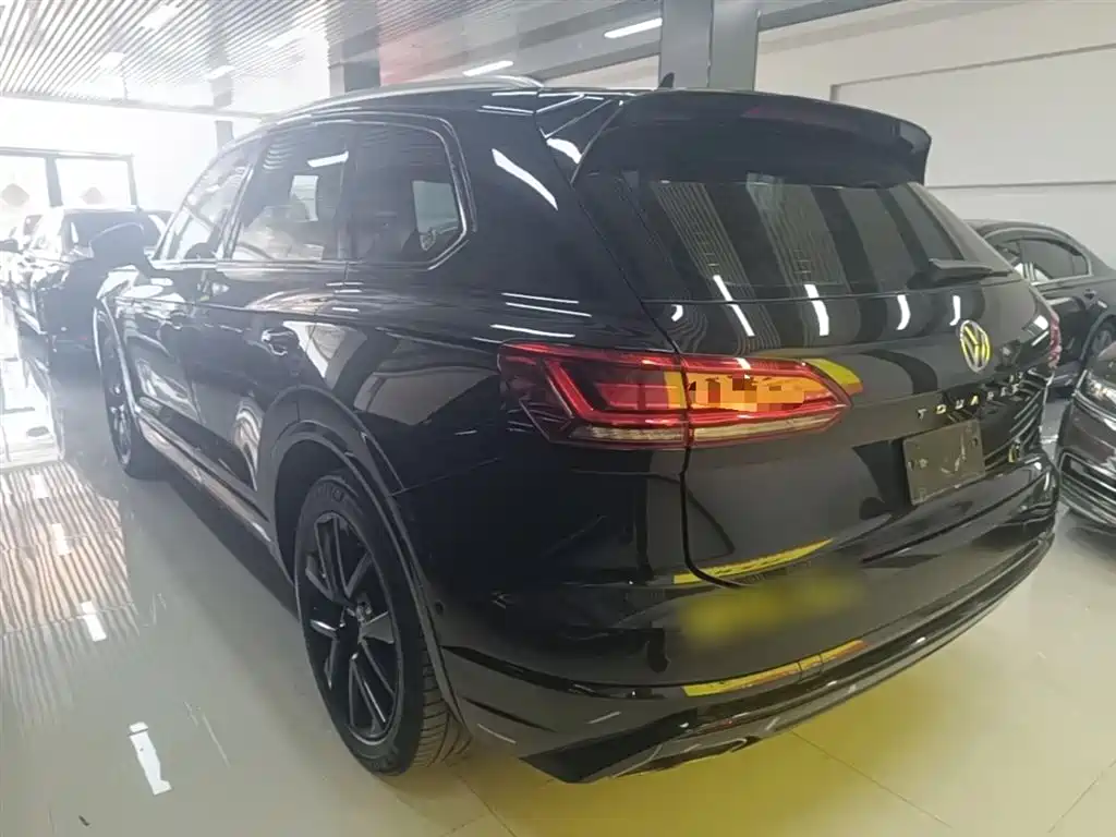 Volkswagen Touareg 2019 3.0TSI Sharp Edge Edition China VI фото 5