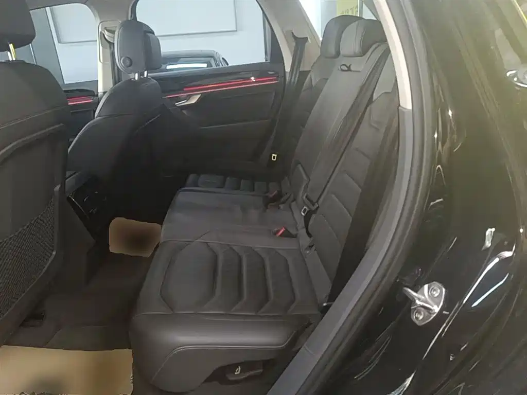 Volkswagen Touareg 2019 3.0TSI Sharp Edge Edition China VI фото 17