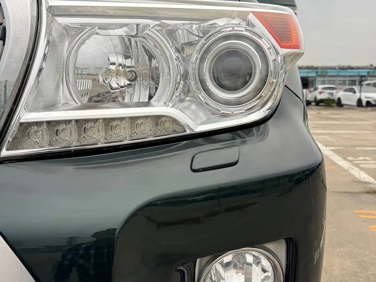 Toyota Land Cruiser 2012 4.0L Automatic VX фото 41