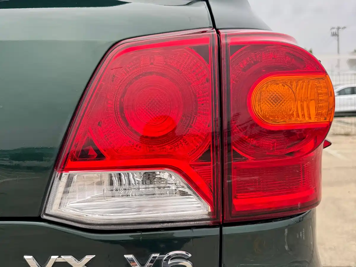 Toyota Land Cruiser 2012 4.0L Automatic VX фото 42
