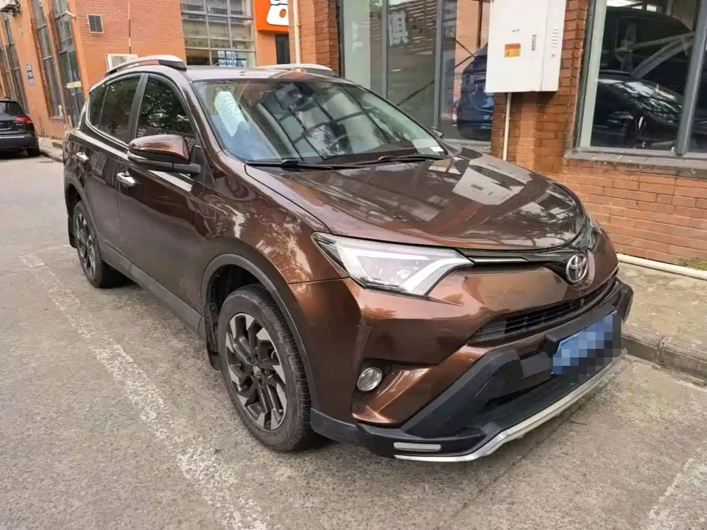 Фото 2 - Toyota RAV4