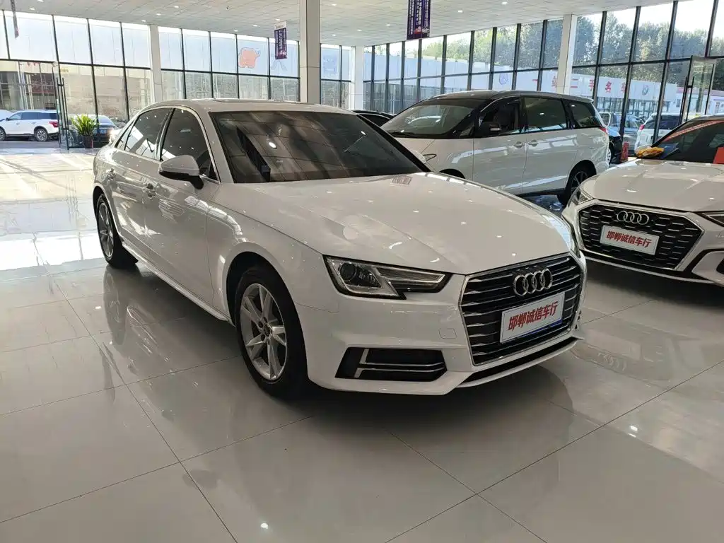 Фото 3 - Audi A4L