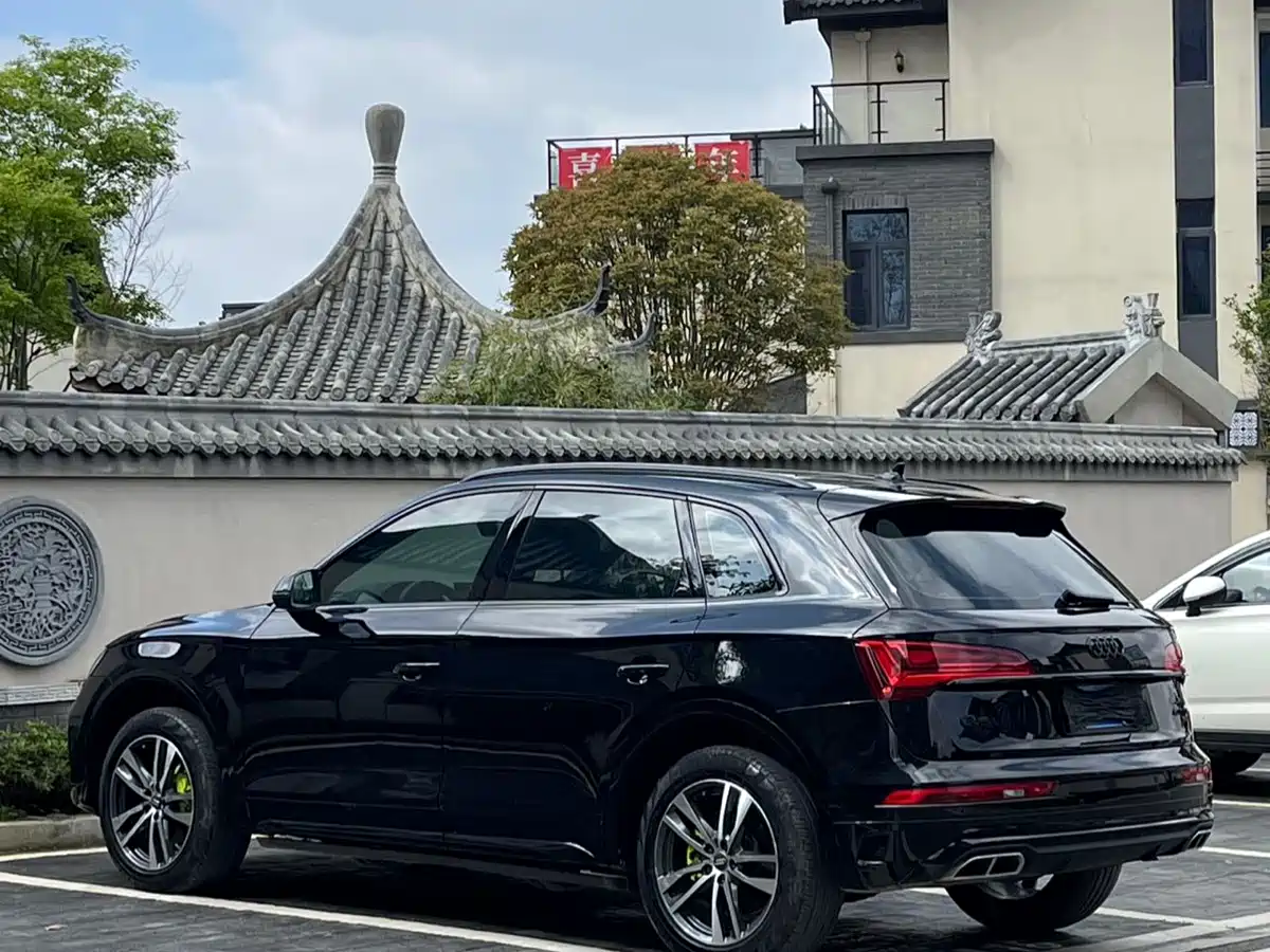 Audi Q5L 2023 40T Luxury Dynamic фото 7