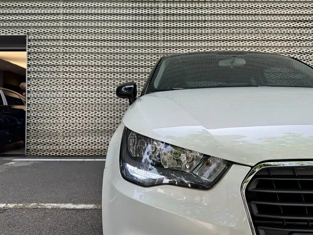 Audi A1 2014 30 TFSI Fashion фото 9