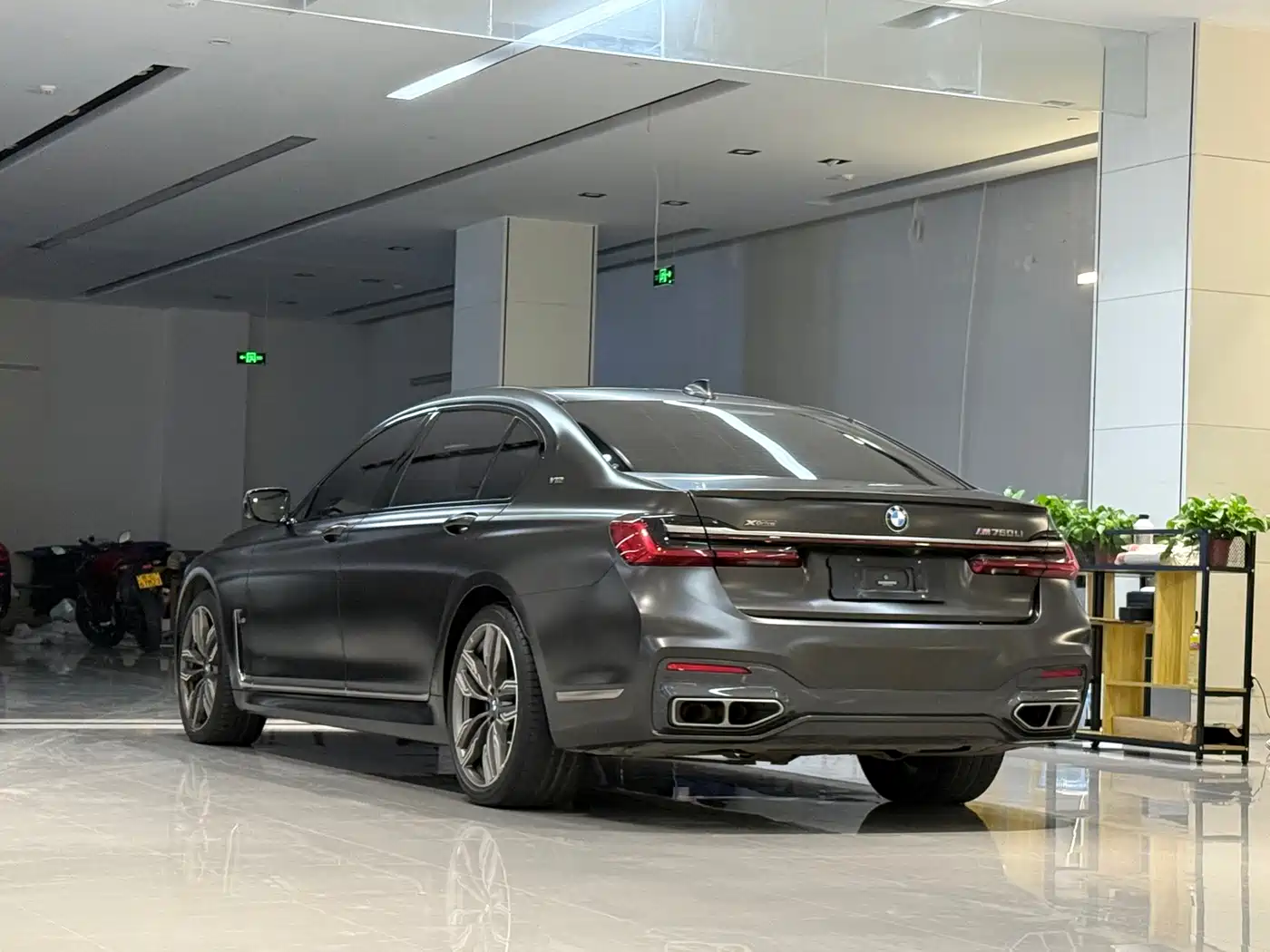 Photo 14 - BMW 7 Series