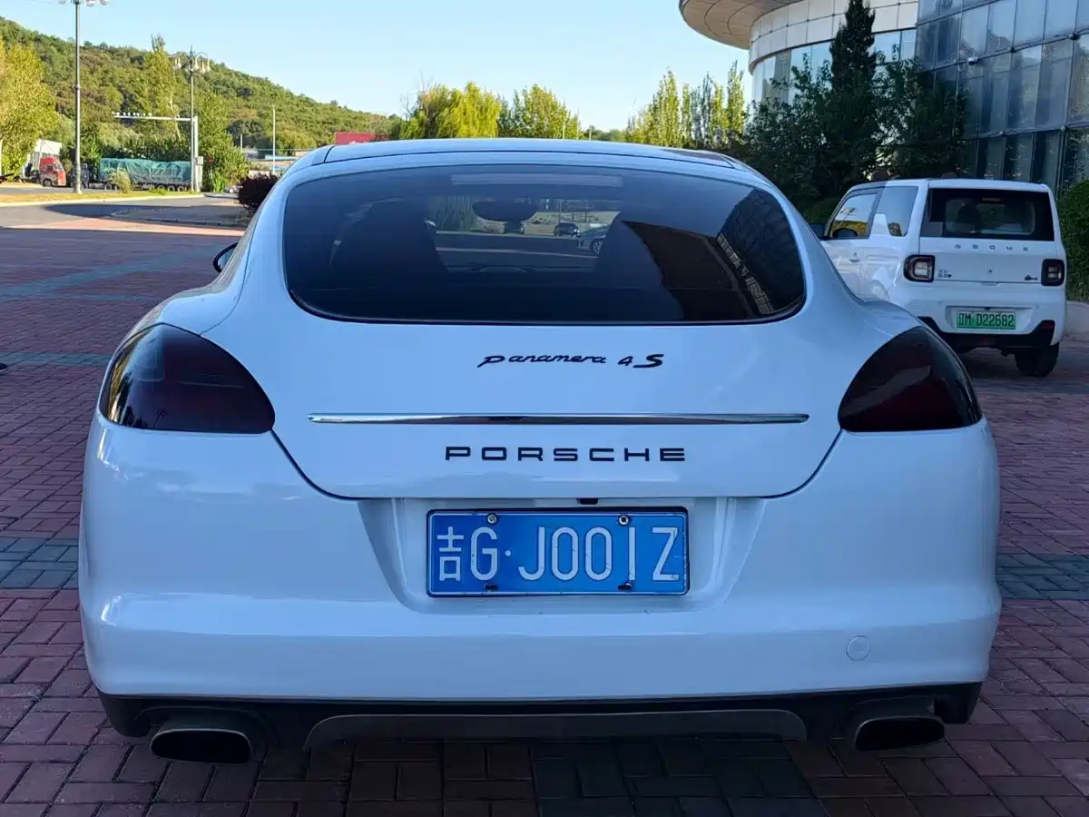 صورة 7 - Porsche Panamera