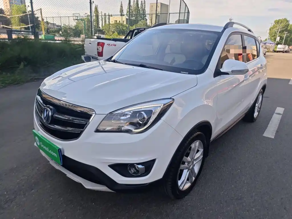Фото 2 - Changan CS35
