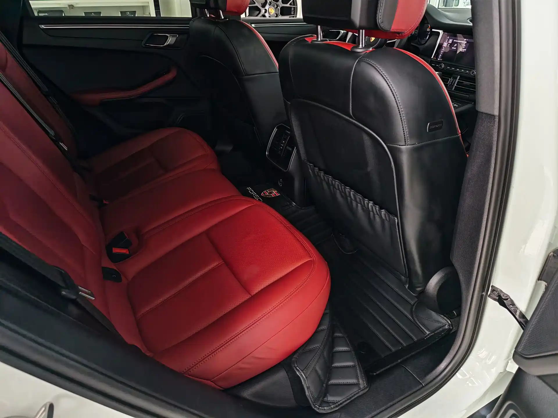 Фото 24 - Porsche Macan