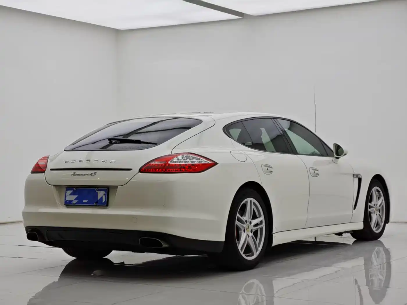 Porsche Panamera 2013 Panamera Platinum Edition 3.6L фото 10