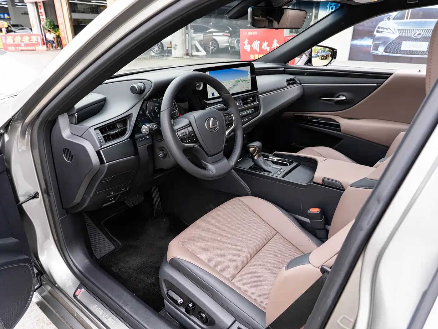 Lexus ES 2022 300h Excellence Edition фото 9