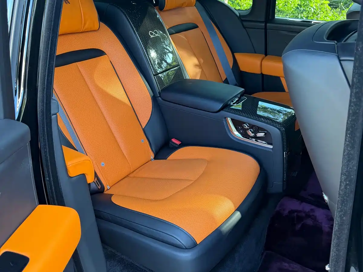 Rolls-Royce Cullinan 2023 2024 Black Badge
