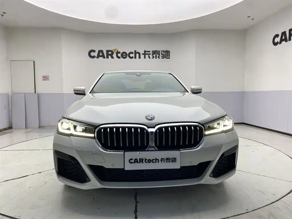 BMW 5 Series 2023 530Li Leading M Sport Package фото 3