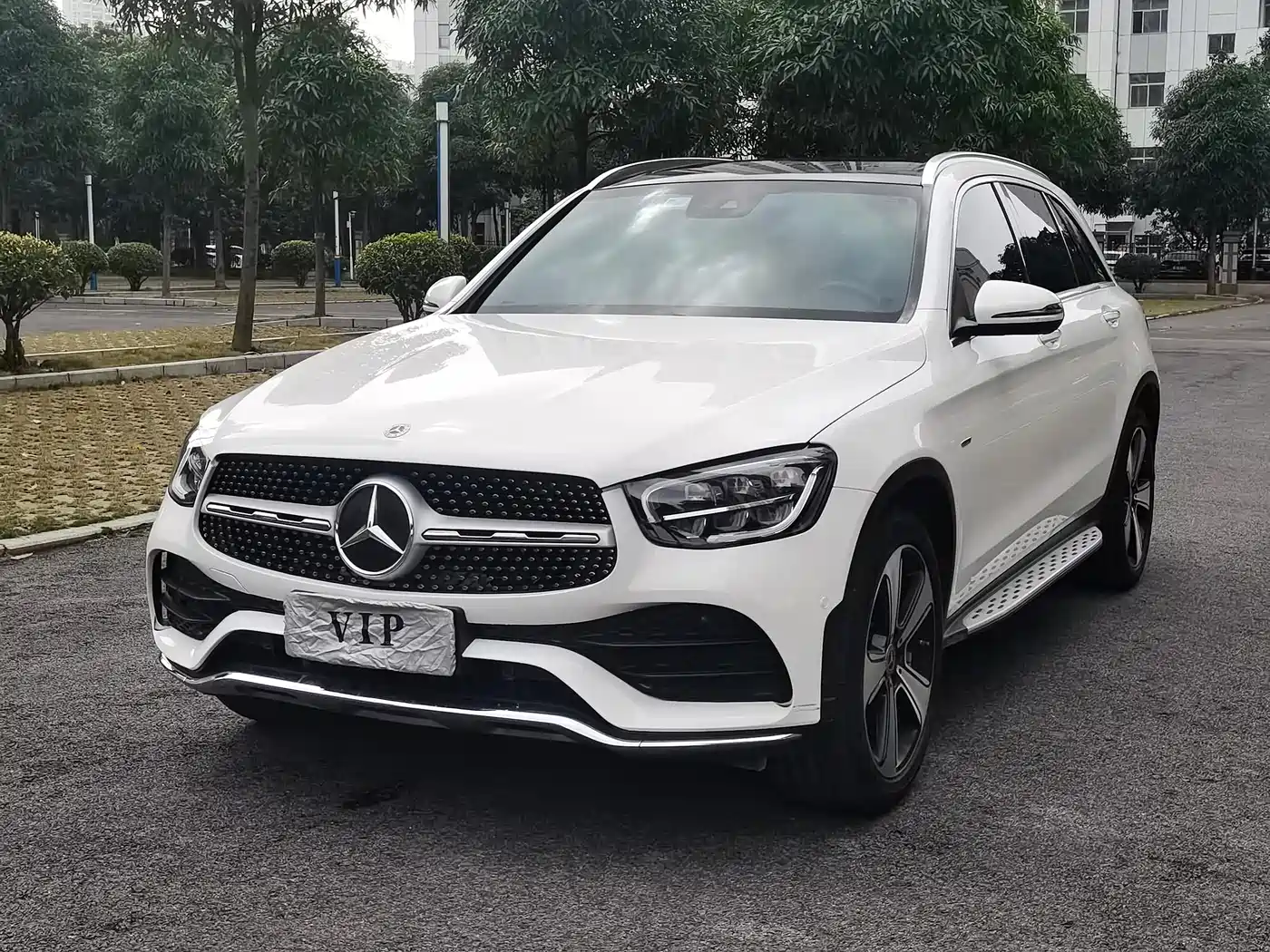 MERCEDES-BENZ GLC