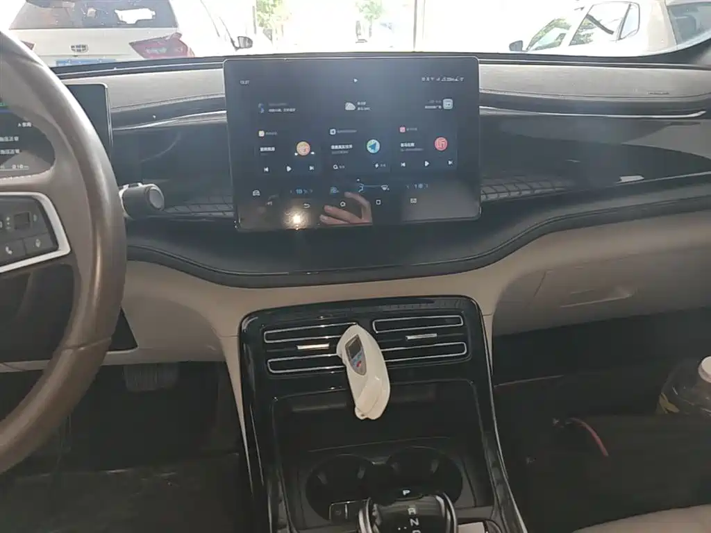 BYD Qin PLUS 2023 Champion Edition DM-i 55KM Leading фото 13
