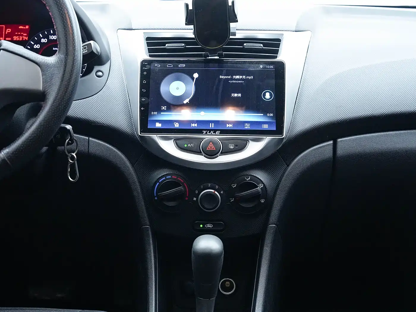 Hyundai Reina 2014 Model 1.4L Automatic GLX фото 6