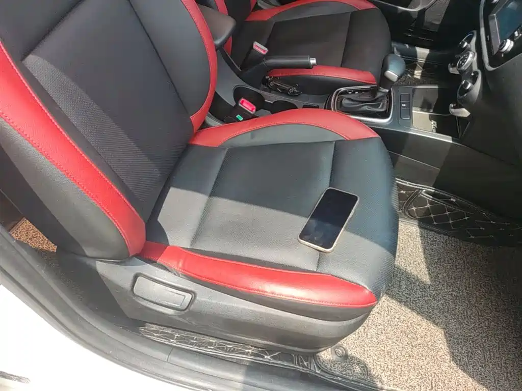Kia KX CROSS 2018 1.6L Automatic Smart Sunroof Edition фото 25
