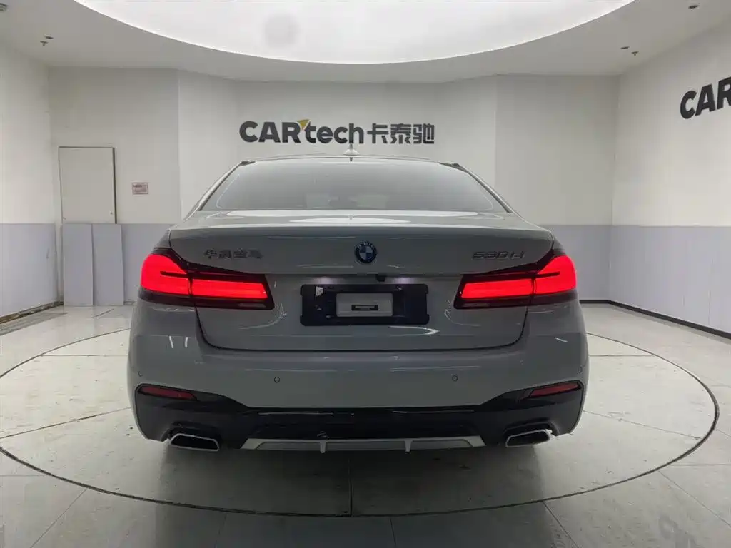 BMW 5 Series 2023 530Li Leading M Sport Package фото 6