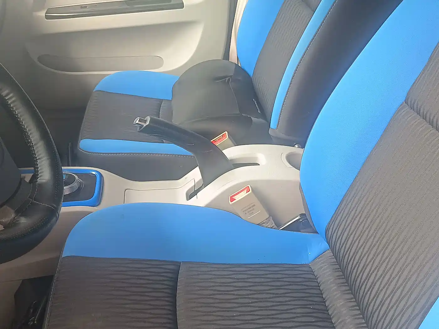SRM Xinyuan Good Luck 2026 2025 Standard Model CATL 38.64kWh 270KM 6-Seater