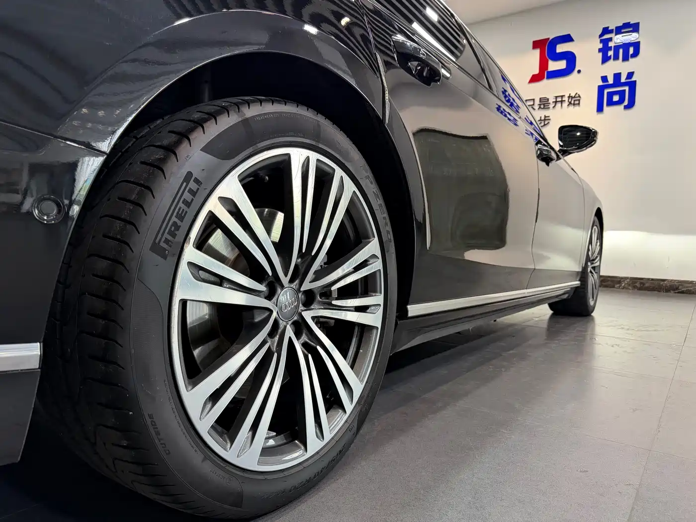 Audi A8 2019 Plus A8L 55 TFSI quattro Luxury фото 16