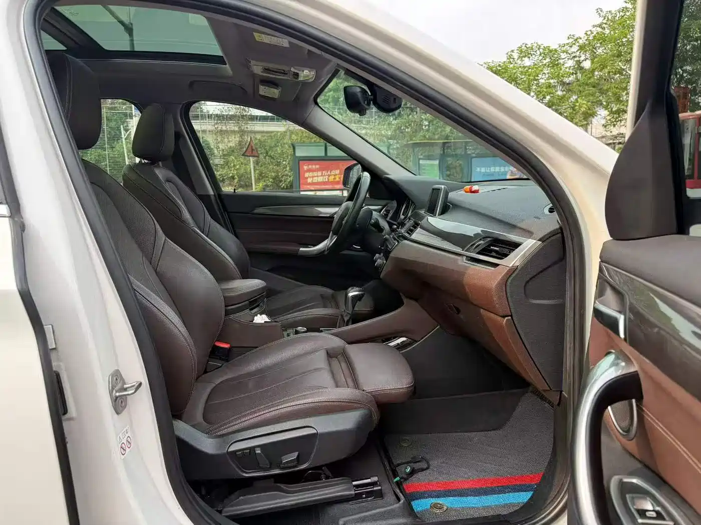 BMW X1 2019 sDrive18Li Premium Model фото 9