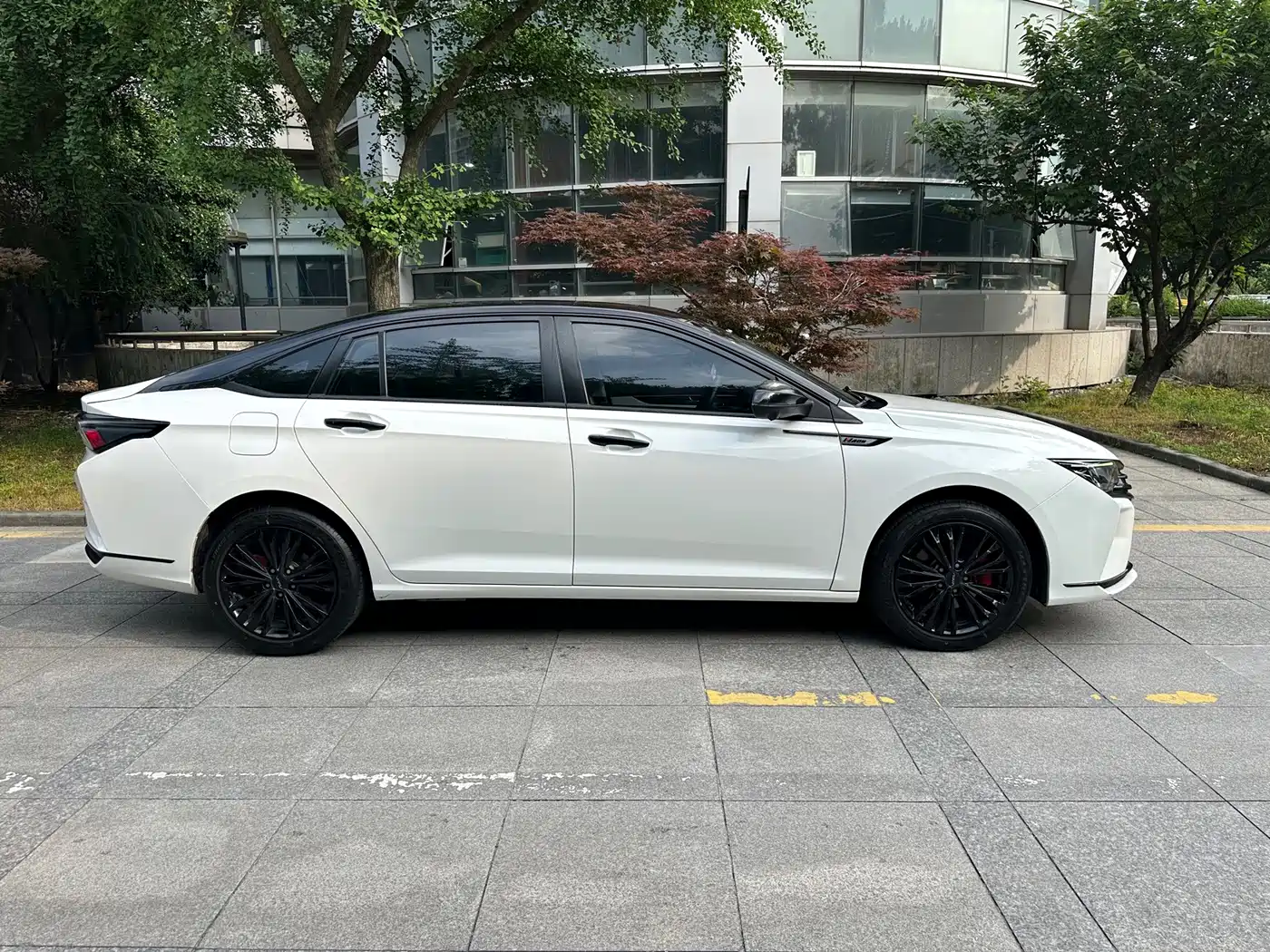 Dongfeng Aeolus Yixuan MAX 2022 2021 1.5T Super Cool Dad Edition