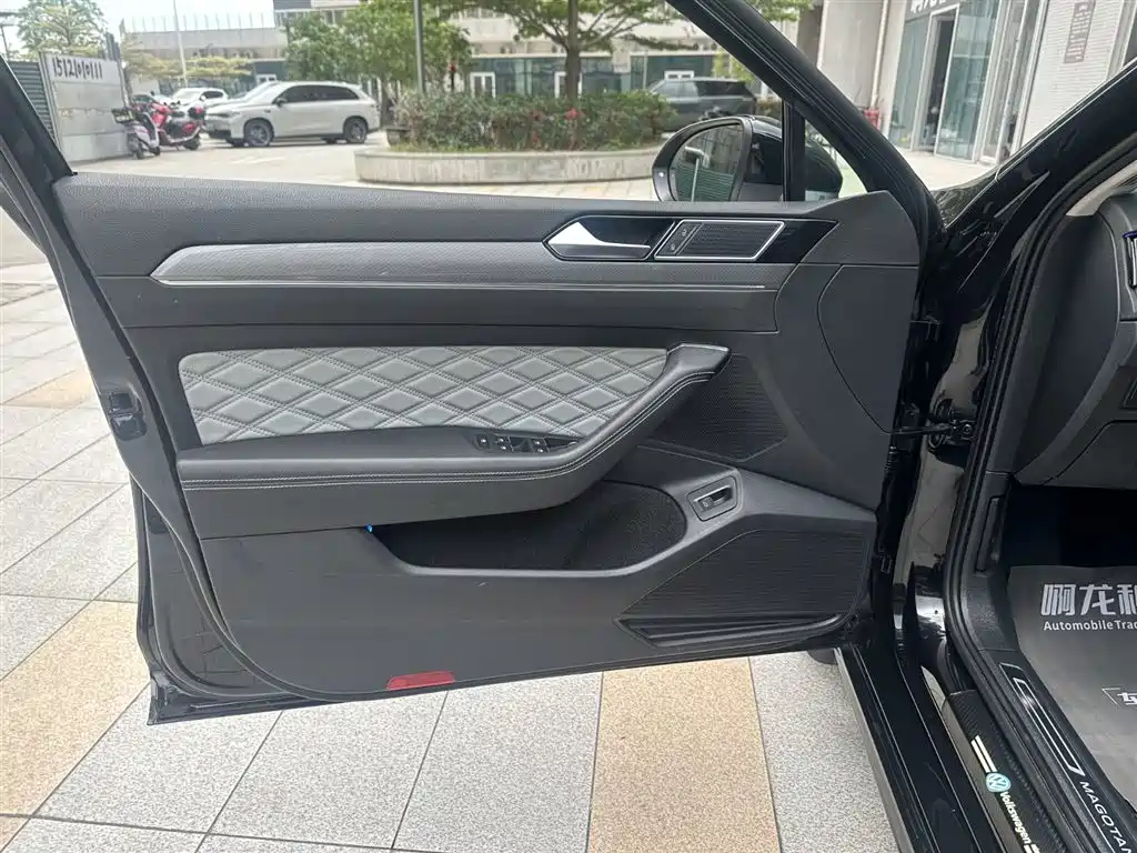 Volkswagen Magotan 2023 2 Million Units Anniversary Edition 330TSI DSG Leading Type фото 24
