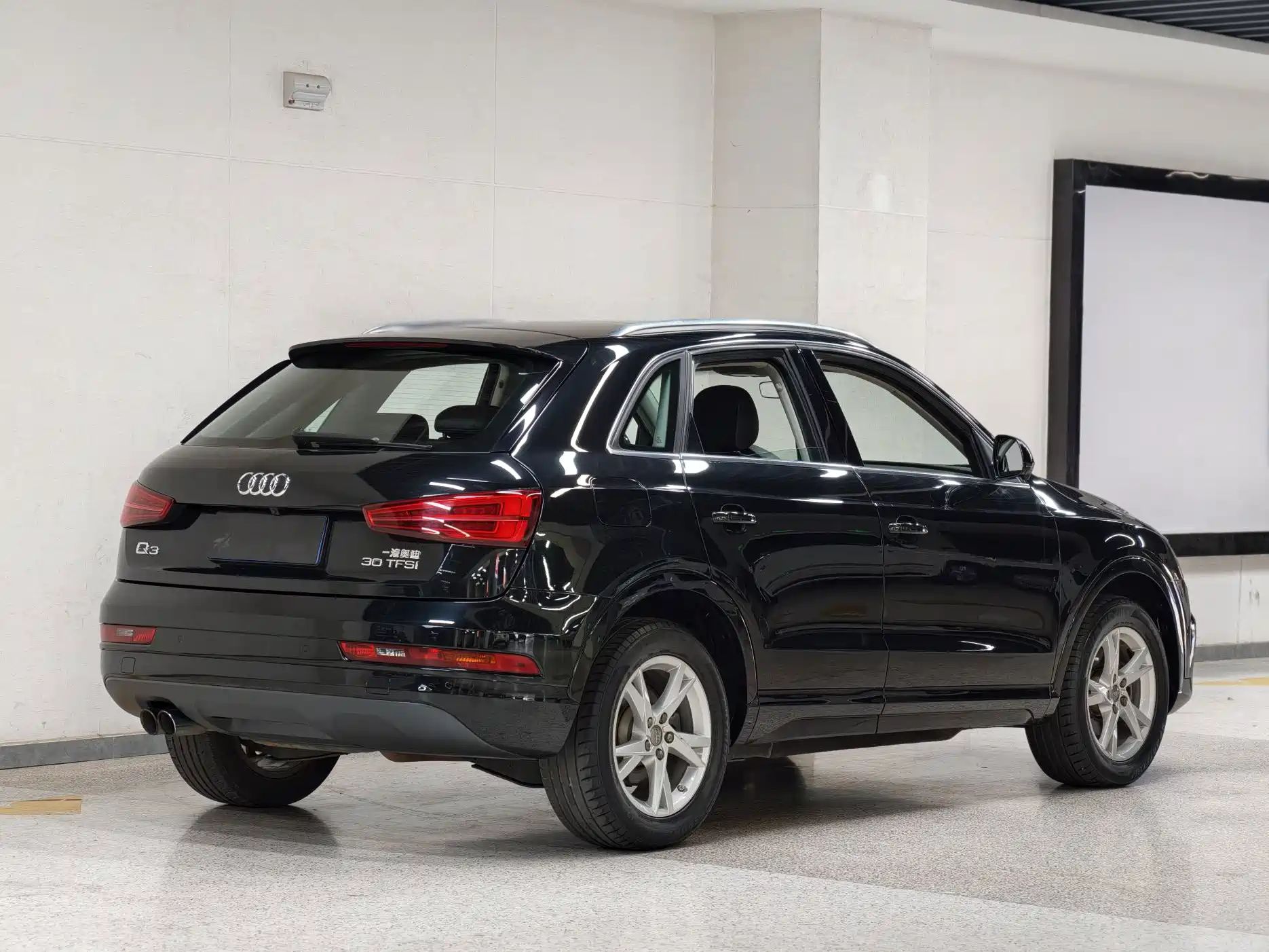 Фото 9 - Audi Q3